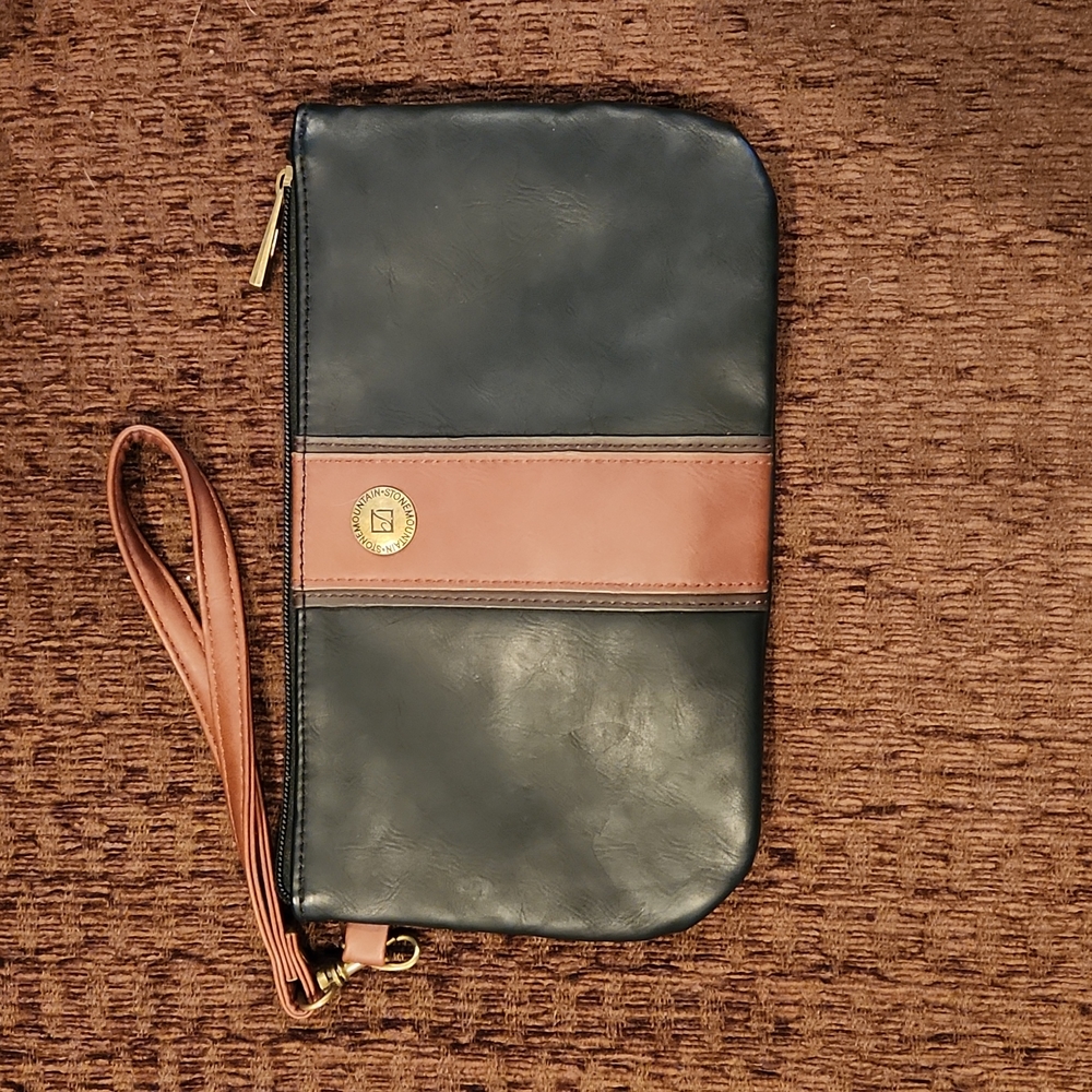 Stone Mountain Wristlet